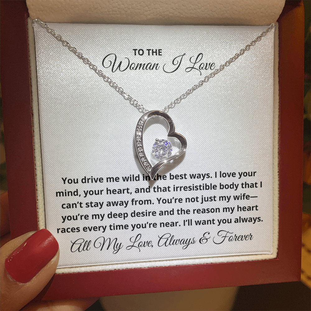 To The Woman I Love - Christmas, Anniversary, Birthday Gift, Forever Love Gold Pendant Necklace With Heartfelt Message Card