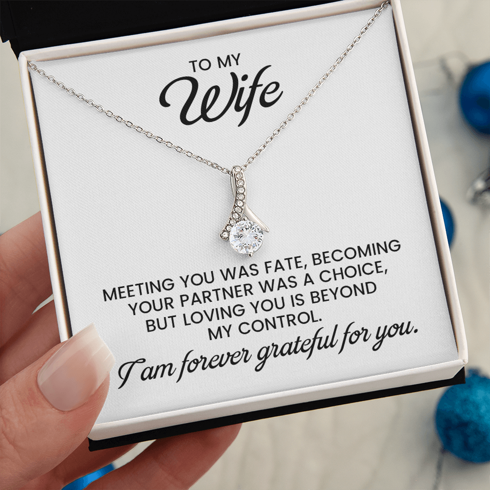 To My Wife Christmas, Anniversary, Birthday, Special Occasion Gift - Alluring Beauty Gold Pendant Necklace With Heartfelt Message Card