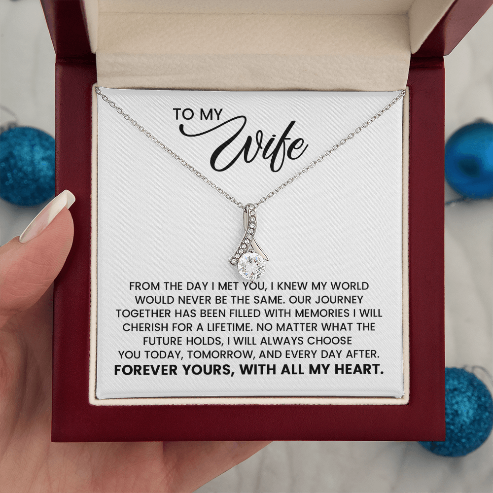To My Wife - Christmas, Anniversary, Birthday Gift, Alluring Beauty Gold Pendant Necklace With Heartfelt Message Card