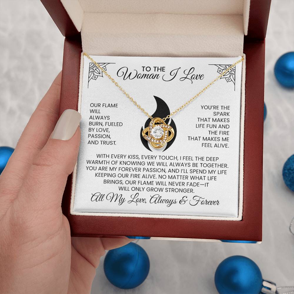 To The Hot Woman I Love, Christmas, Anniversary, Birthday Gift - Love Knot Necklace With Message Card
