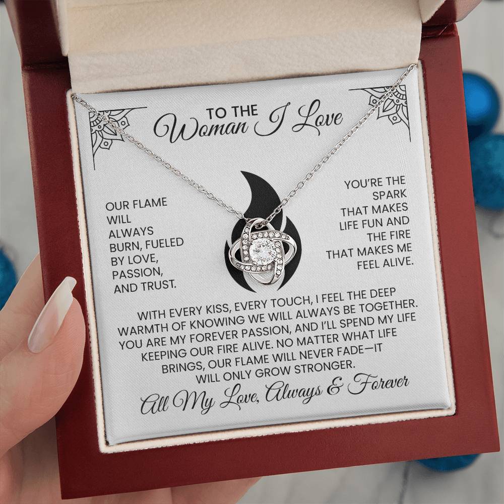 To The Hot Woman I Love, Christmas, Anniversary, Birthday Gift - Love Knot Necklace With Message Card