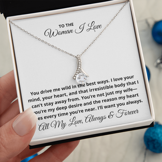 To The Woman I Love - Christmas, Anniversary, Birthday Girlfriend or Wife Gift, Alluring Beauty Gold Pendant Necklace  With Heartfelt Message Card